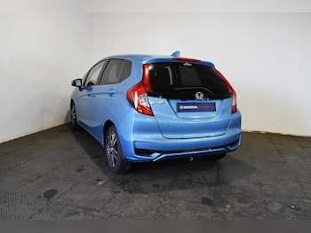 Used Honda Jazz 2018 for sale - 76154369: Photo 3