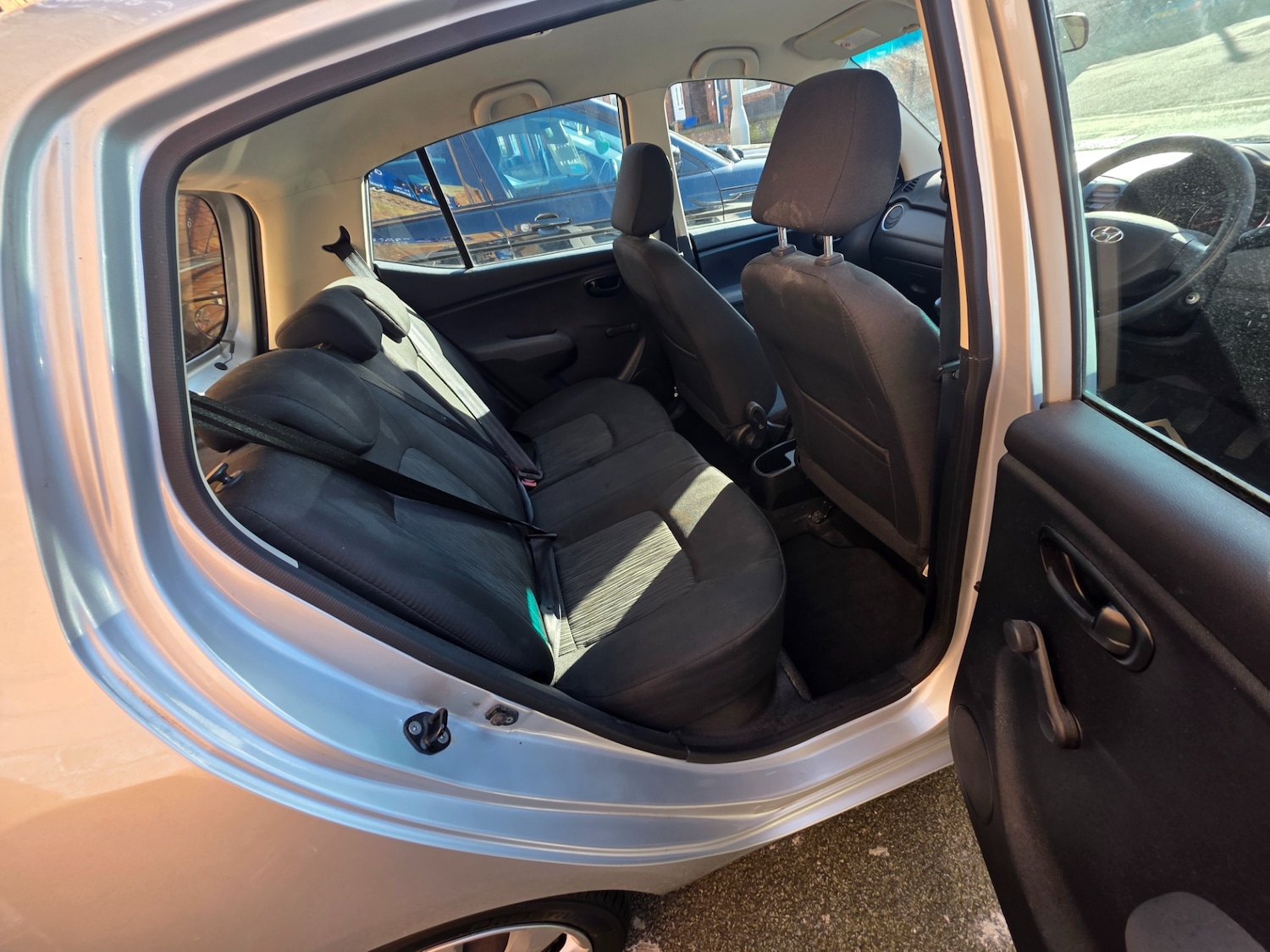 Used Hyundai i10 2011 for sale - 77930554: Photo 11