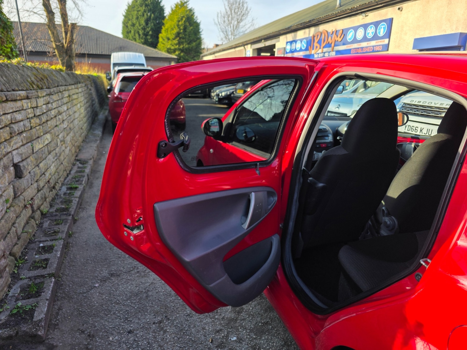 Used Toyota AYGO 2011 for sale - 78167841: Photo 19