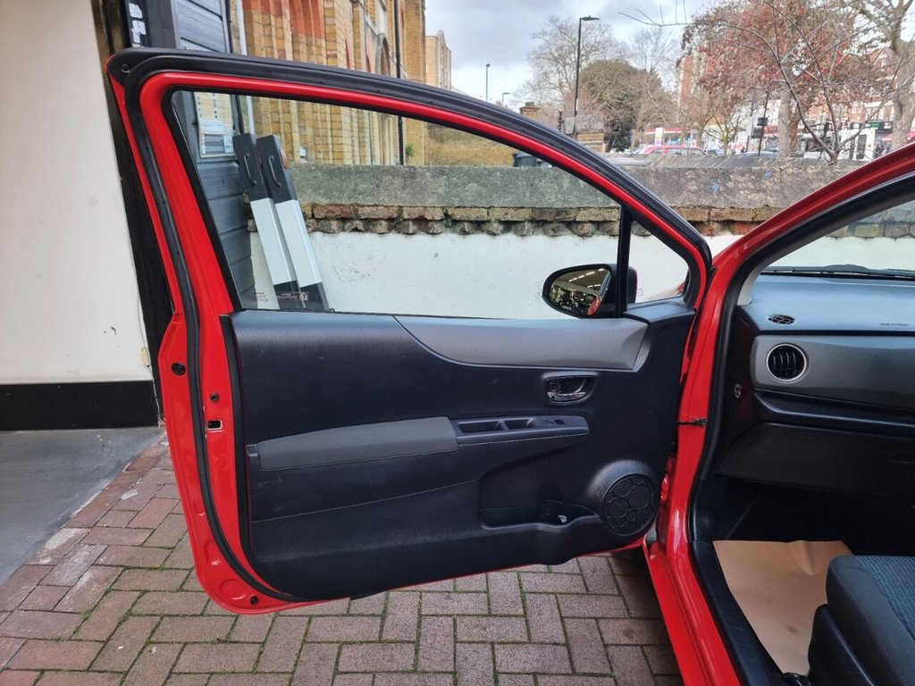 Used Toyota Yaris 2012 for sale - 77477758: Photo 24