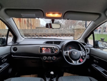 Used Toyota Yaris 2012 for sale - 77477758: Photo