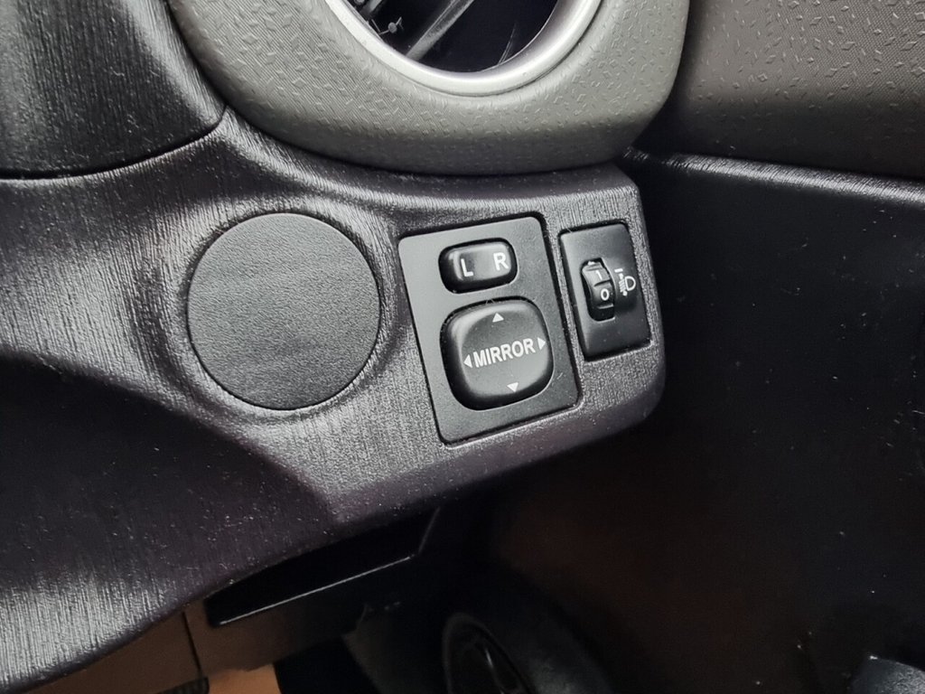 Used Toyota Yaris 2012 for sale - 77477758: Photo 40