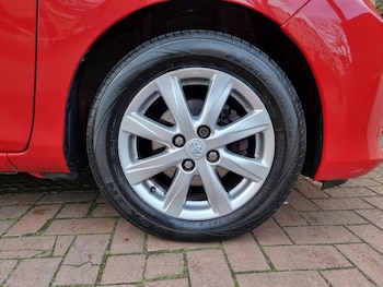 Used Toyota Yaris 2012 for sale - 77477758: Photo