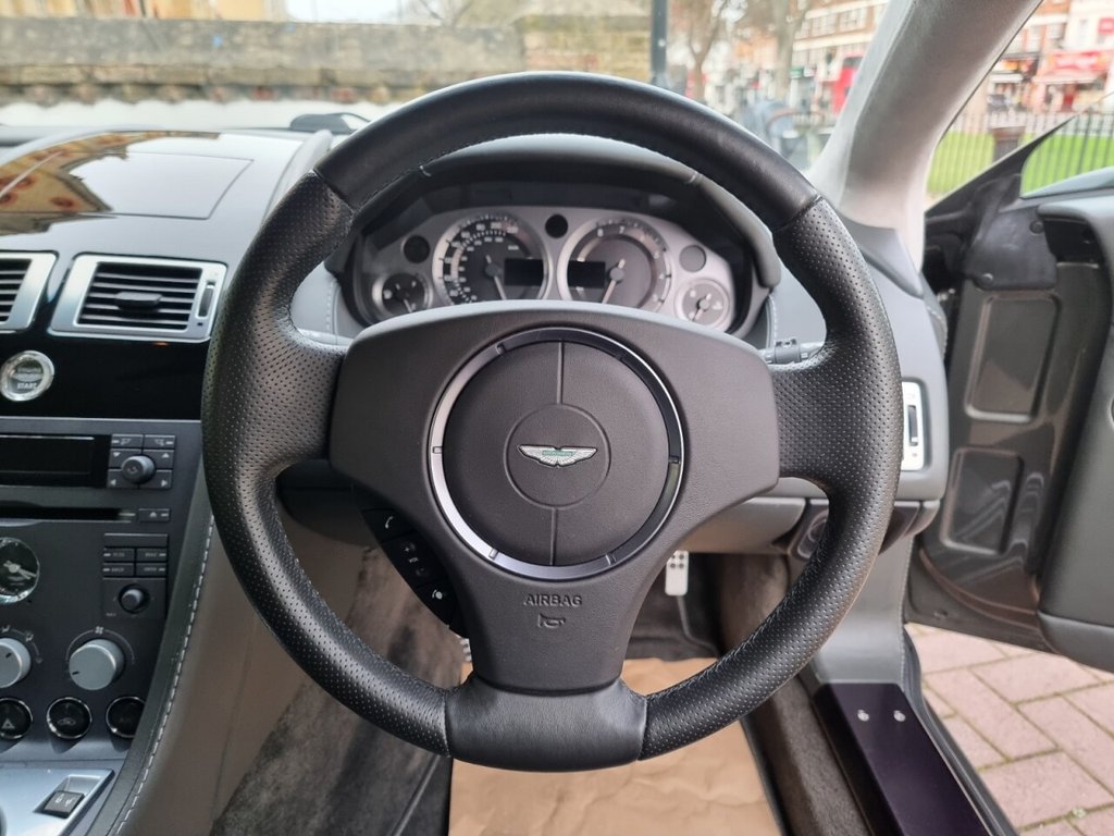 Used Aston Martin Vantage 2006 for sale - 77594272: Photo 2