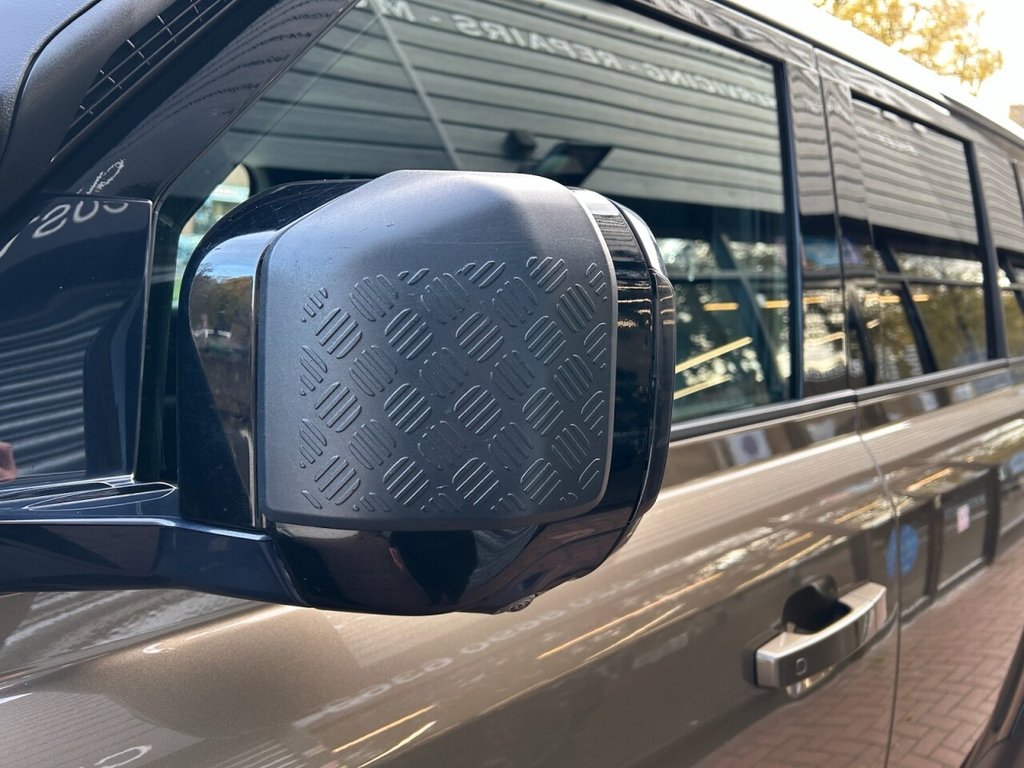 Used Land Rover Defender 2020 for sale - 76527245: Photo 11