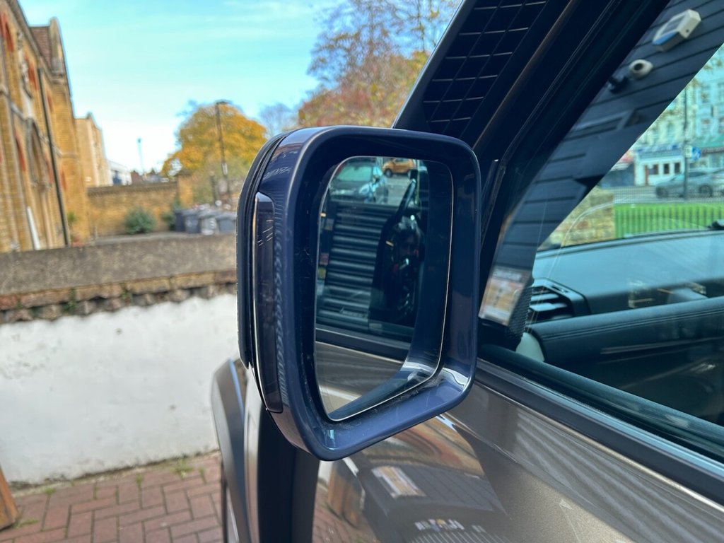 Used Land Rover Defender 2020 for sale - 76527245: Photo 12