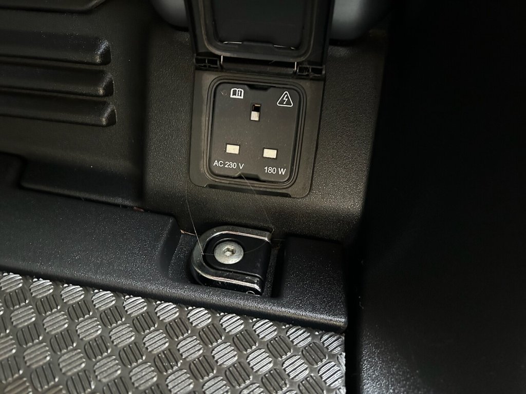 Used Land Rover Defender 2020 for sale - 76527245: Photo 29