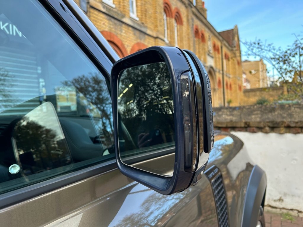 Used Land Rover Defender 2020 for sale - 76527245: Photo 37