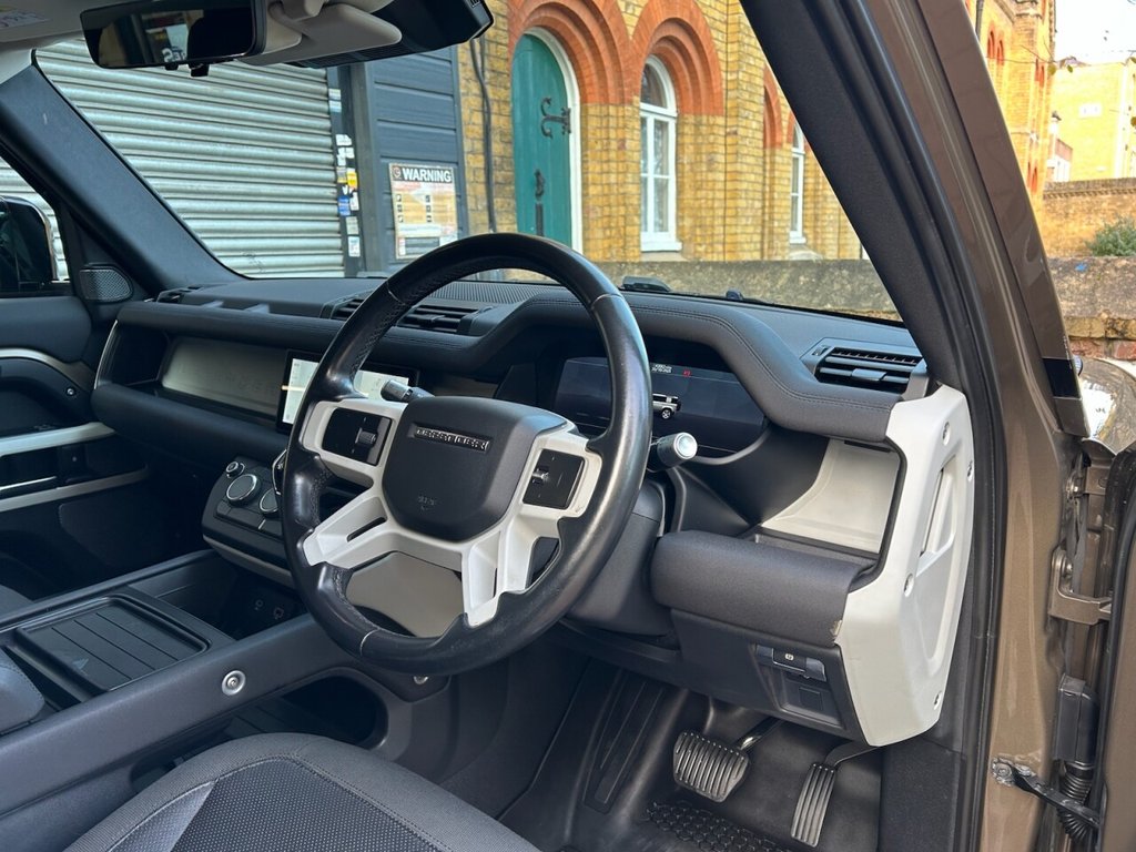 Used Land Rover Defender 2020 for sale - 76527245: Photo 42