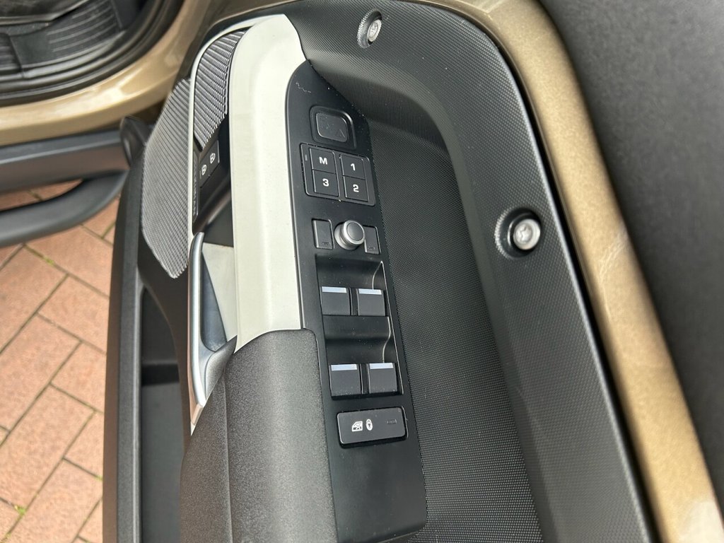 Used Land Rover Defender 2020 for sale - 76527245: Photo 45