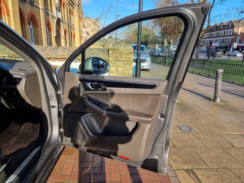 Used Porsche Macan 2015 for sale - 77269053: Photo 10