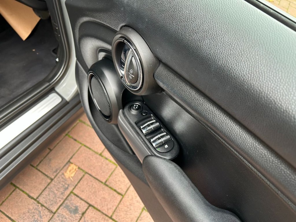 Used MINI Hatch 2020 for sale - 76496480: Photo 13