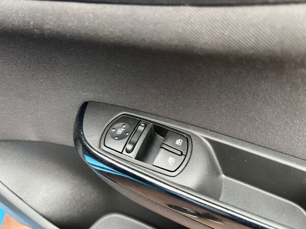 Used Vauxhall Corsa 2017 for sale - 75336170: Photo 11