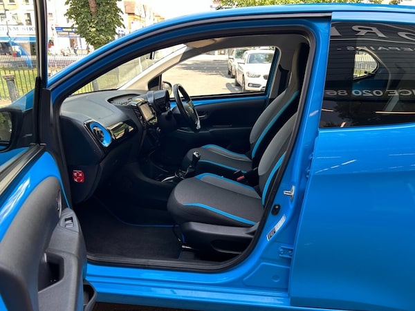 Used Toyota AYGO 2015 for sale - 75195772: Photo 13
