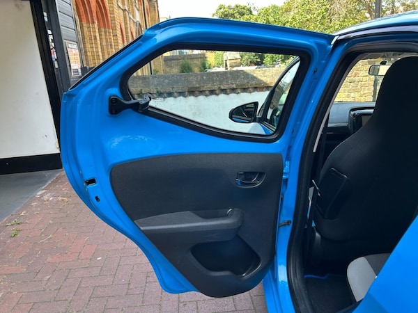 Used Toyota AYGO 2015 for sale - 75195772: Photo 16