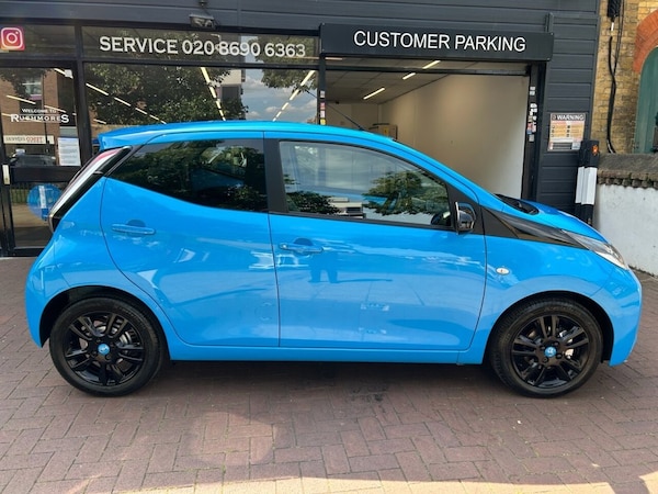 Used Toyota AYGO 2015 for sale - 75195772: Photo 24