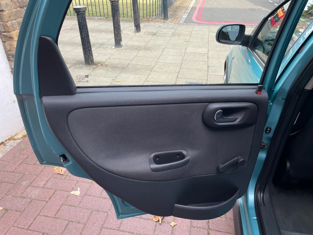 Used Vauxhall Corsa 2005 for sale - 77269197: Photo 33