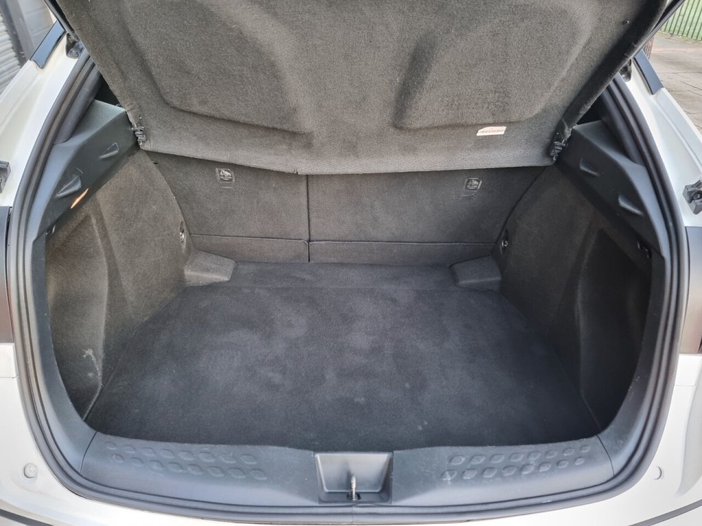 Used Toyota C-HR 2019 for sale - 77153379: Photo 24