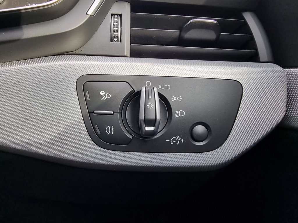 Used Audi A4 Avant 2018 for sale - 76345950: Photo 46