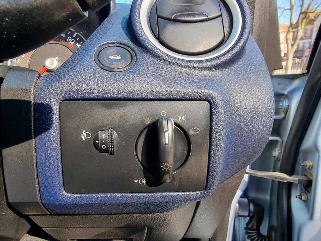 Used Ford Fiesta 2006 for sale - 77952413: Photo 44