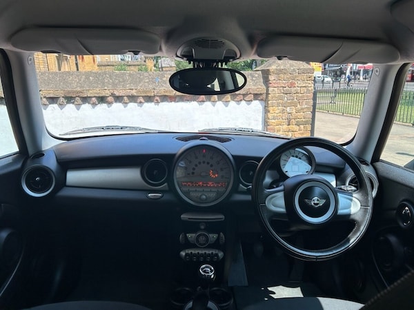 Used MINI Hatch 2010 for sale - 75195385: Photo 2
