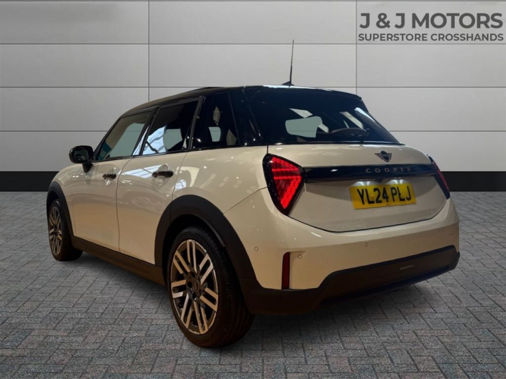 Used MINI Cooper 2024 for sale - 76345058: Photo 5