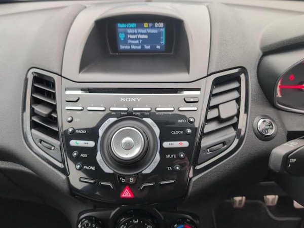 Used Ford Fiesta 2016 for sale - 76184910: Photo 13