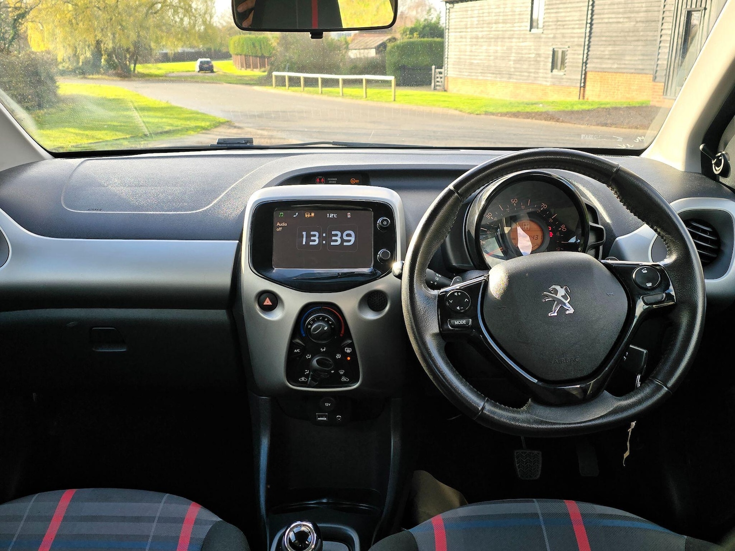 Used Peugeot 108 2016 for sale - 76739349: Photo 9