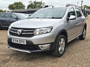 Used Dacia Sandero Stepway 2014 for sale - 76002535: Photo 2