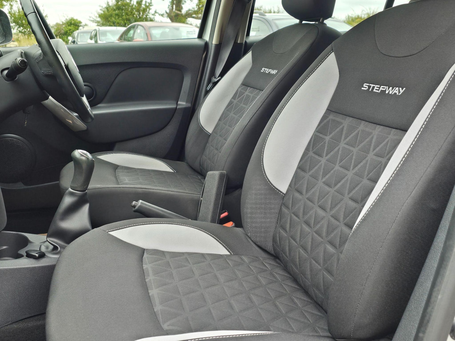 Used Dacia Sandero Stepway 2014 for sale - 76002535: Photo 7