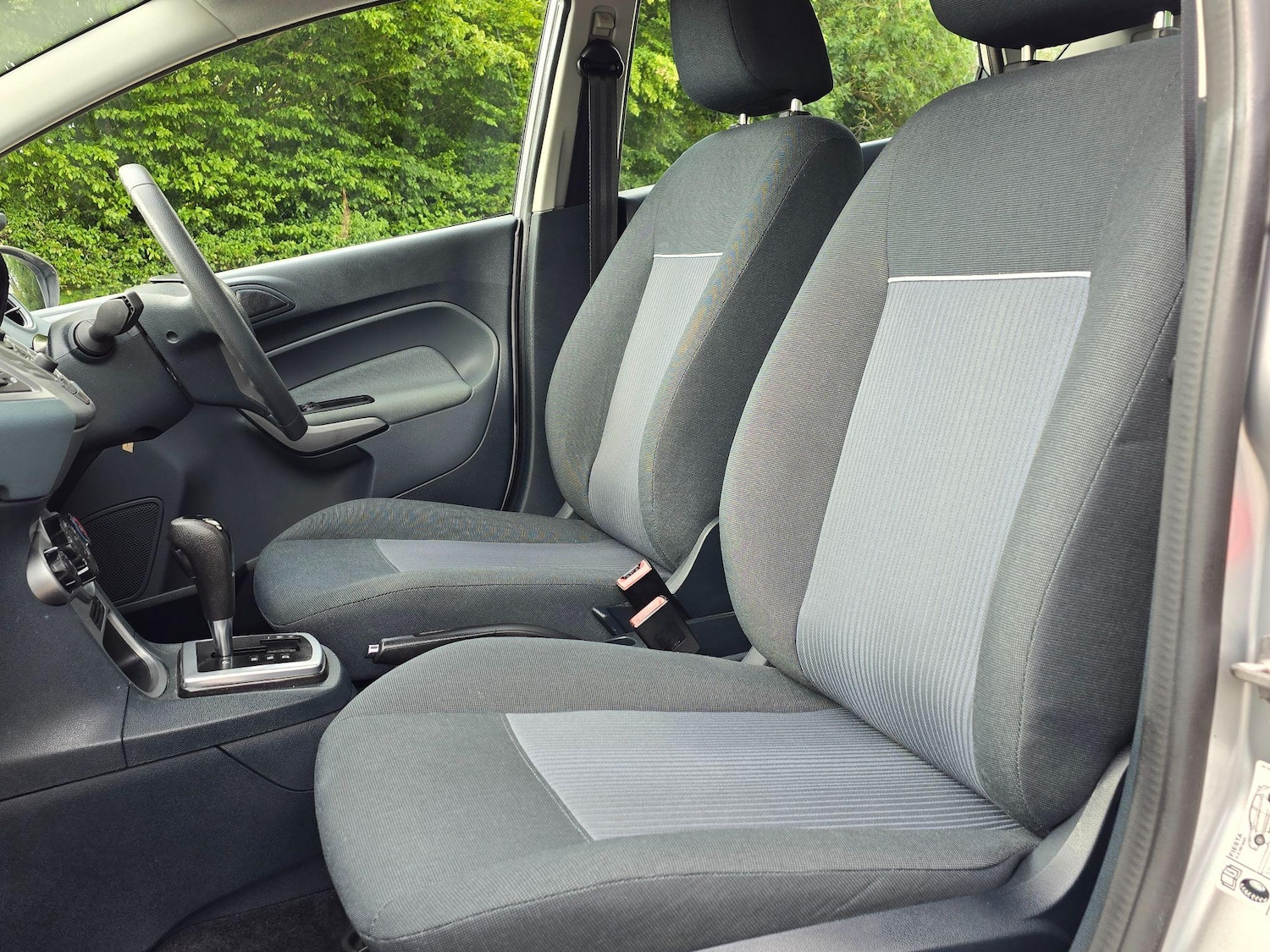 Used Ford Fiesta 2010 for sale - 76649570: Photo 19