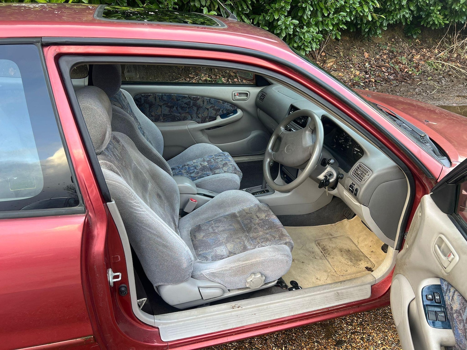 Used Toyota Corolla 1998 for sale - 77234052: Photo 4