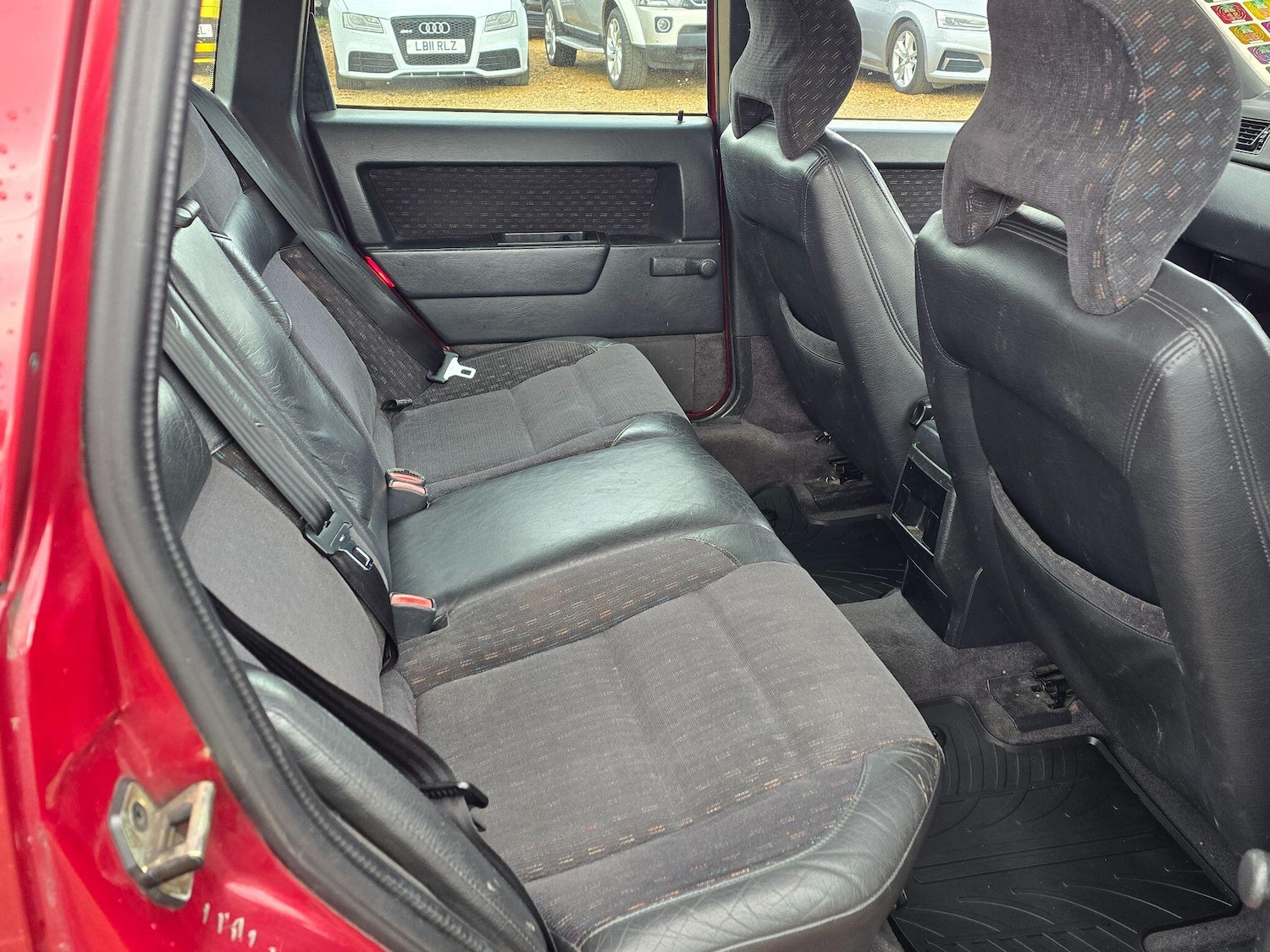 Used Volvo 850 1996 for sale - 76433348: Photo 16