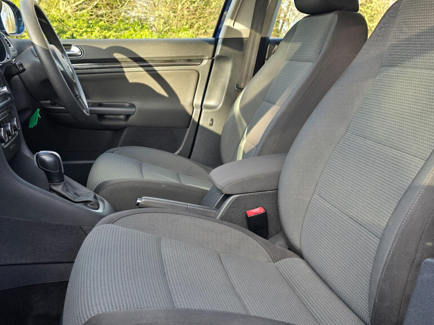 Used Volkswagen Golf 2011 for sale - 76649543: Photo 19