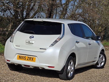 Used Nissan Leaf 2015 for sale - 77674000: Photo