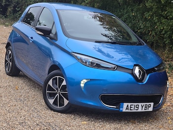 (19) - R110 41kWh Dynamique Nav Auto 5dr (Battery Lease)