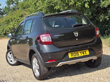 Used Dacia Sandero Stepway 2016 for sale - 79354038: Photo