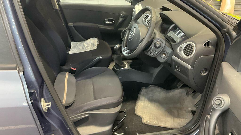 Used Renault Clio 2006 for sale - 76649549: Photo 7