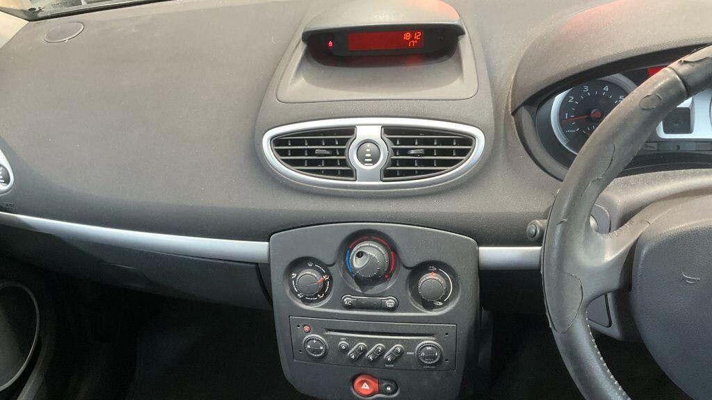 Used Renault Clio 2006 for sale - 76649549: Photo 8