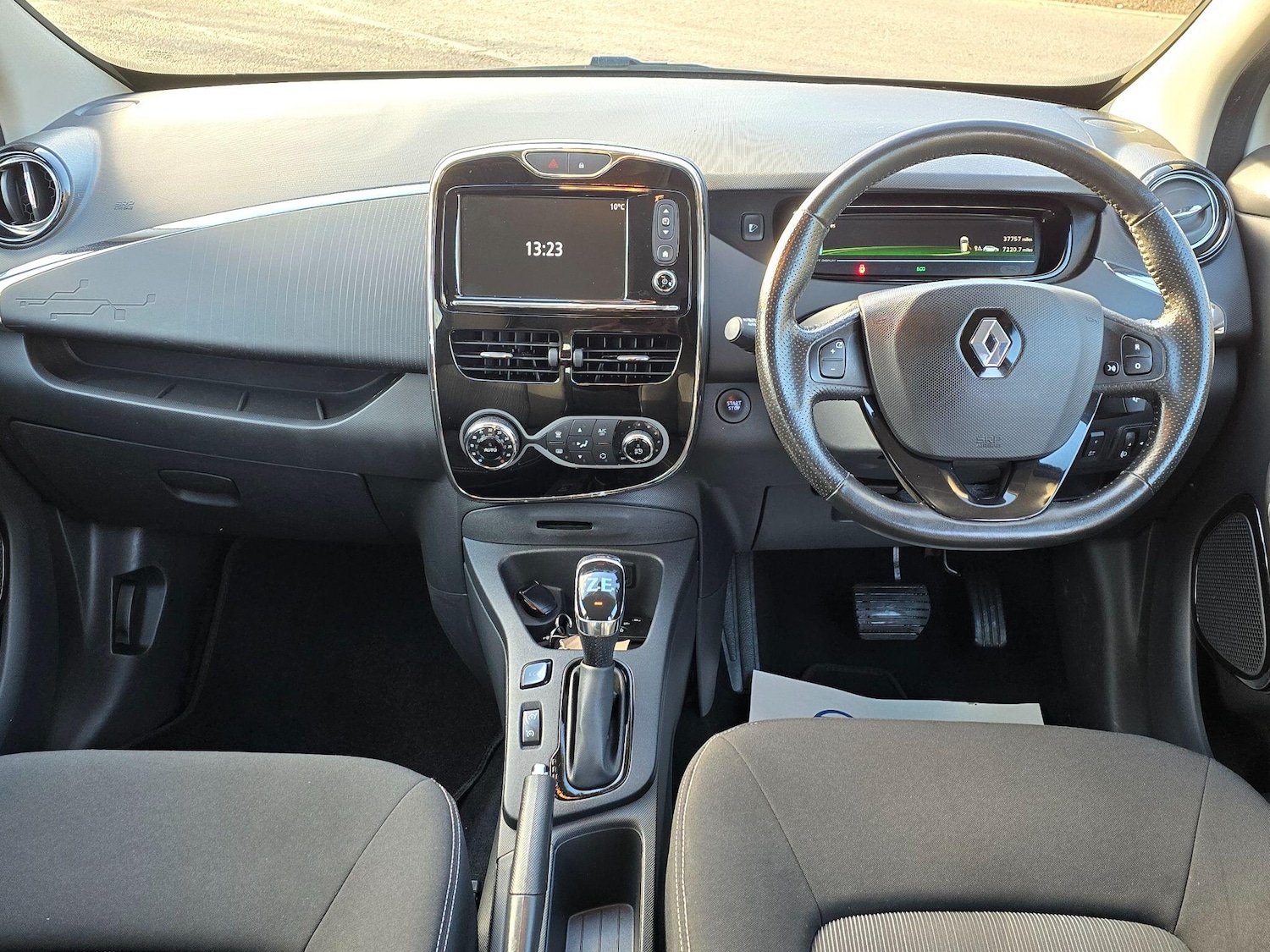 Used Renault Zoe for sale - 76739354: Photo 10