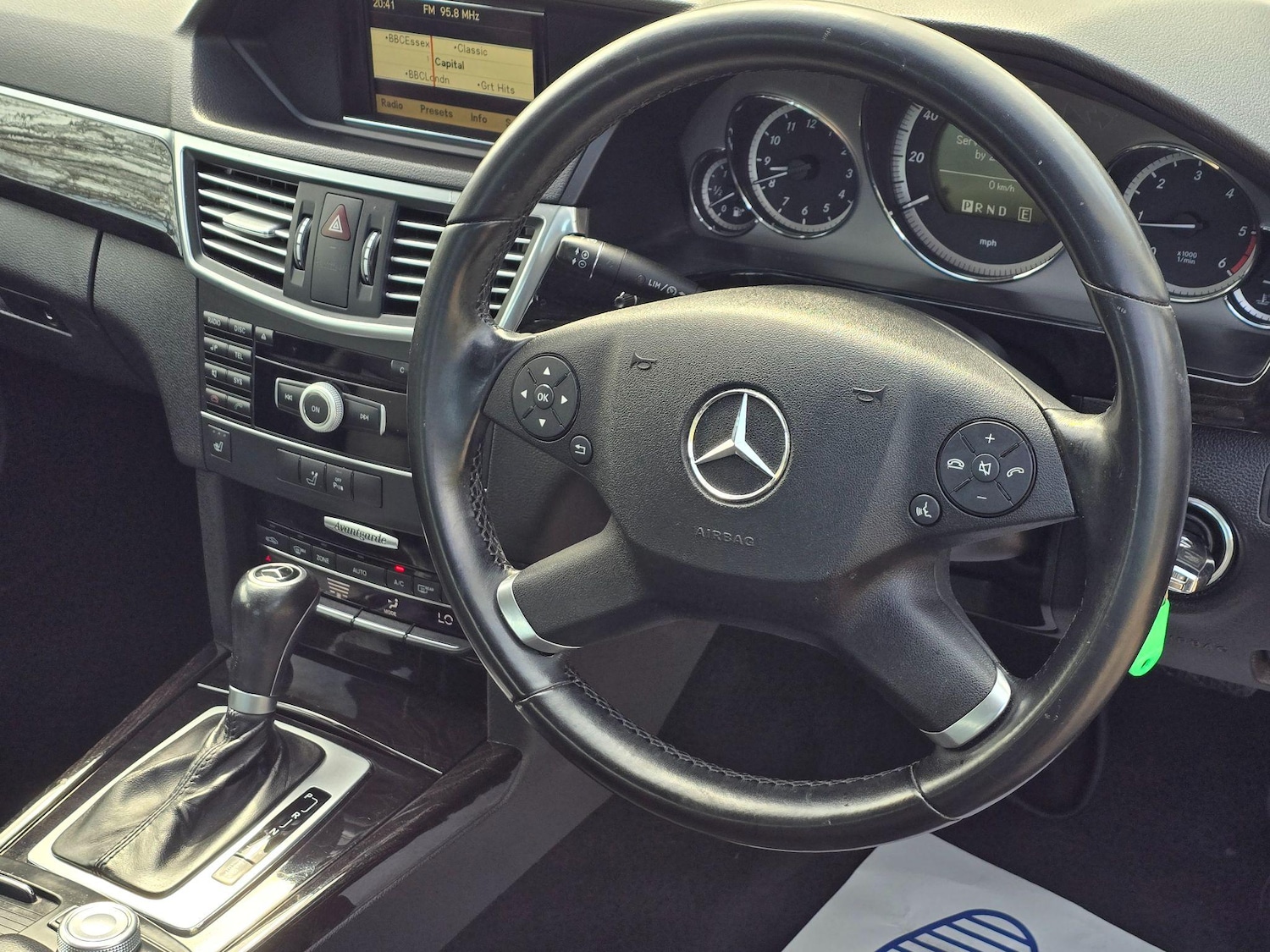 Used Mercedes-Benz E Class 2010 for sale - 77048344: Photo 17