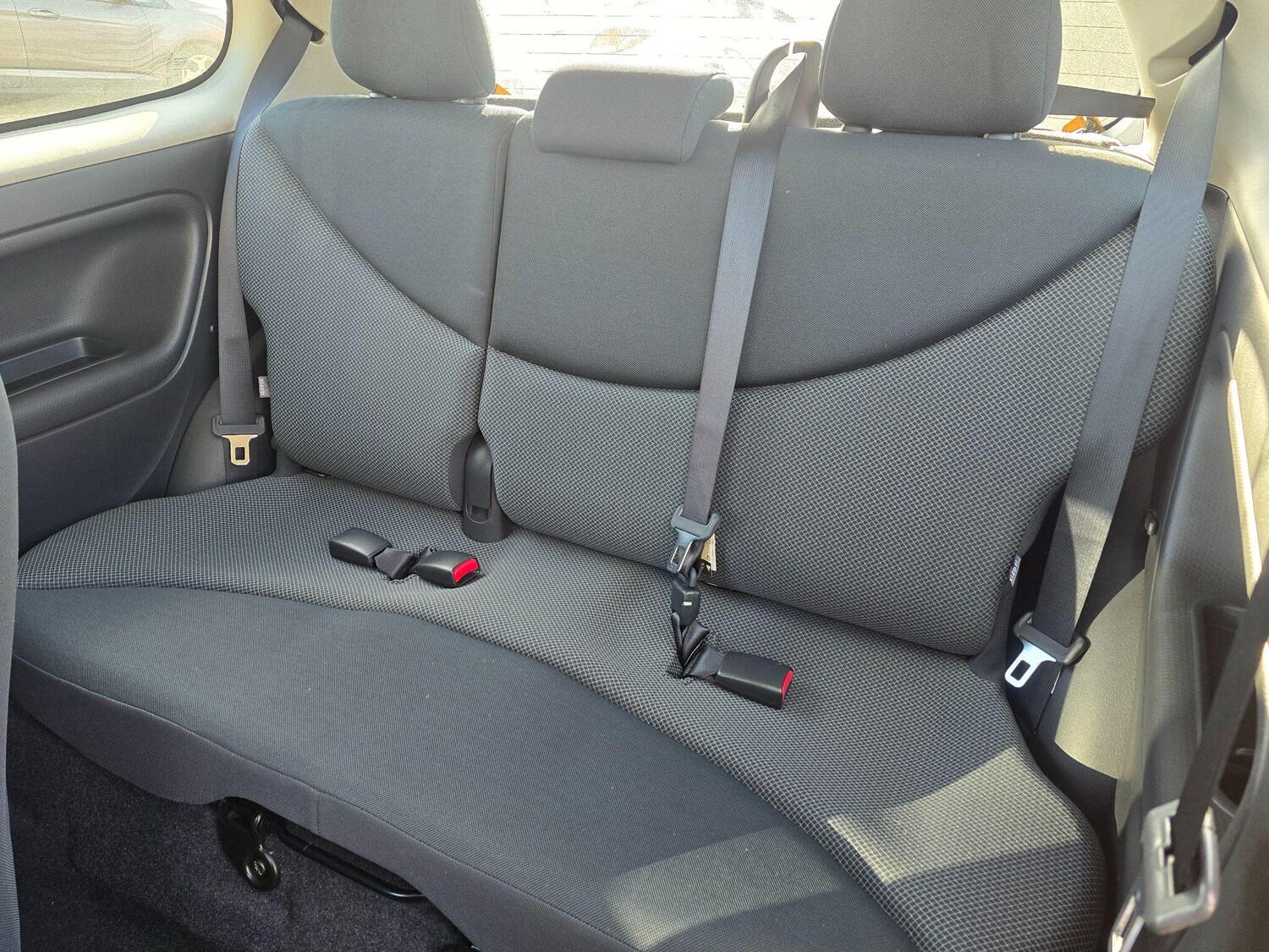 Used Toyota Yaris 2004 for sale - 77654091: Photo 8