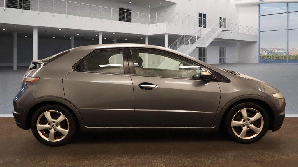 Used Honda Civic 2010 for sale - 76649550: Photo 4