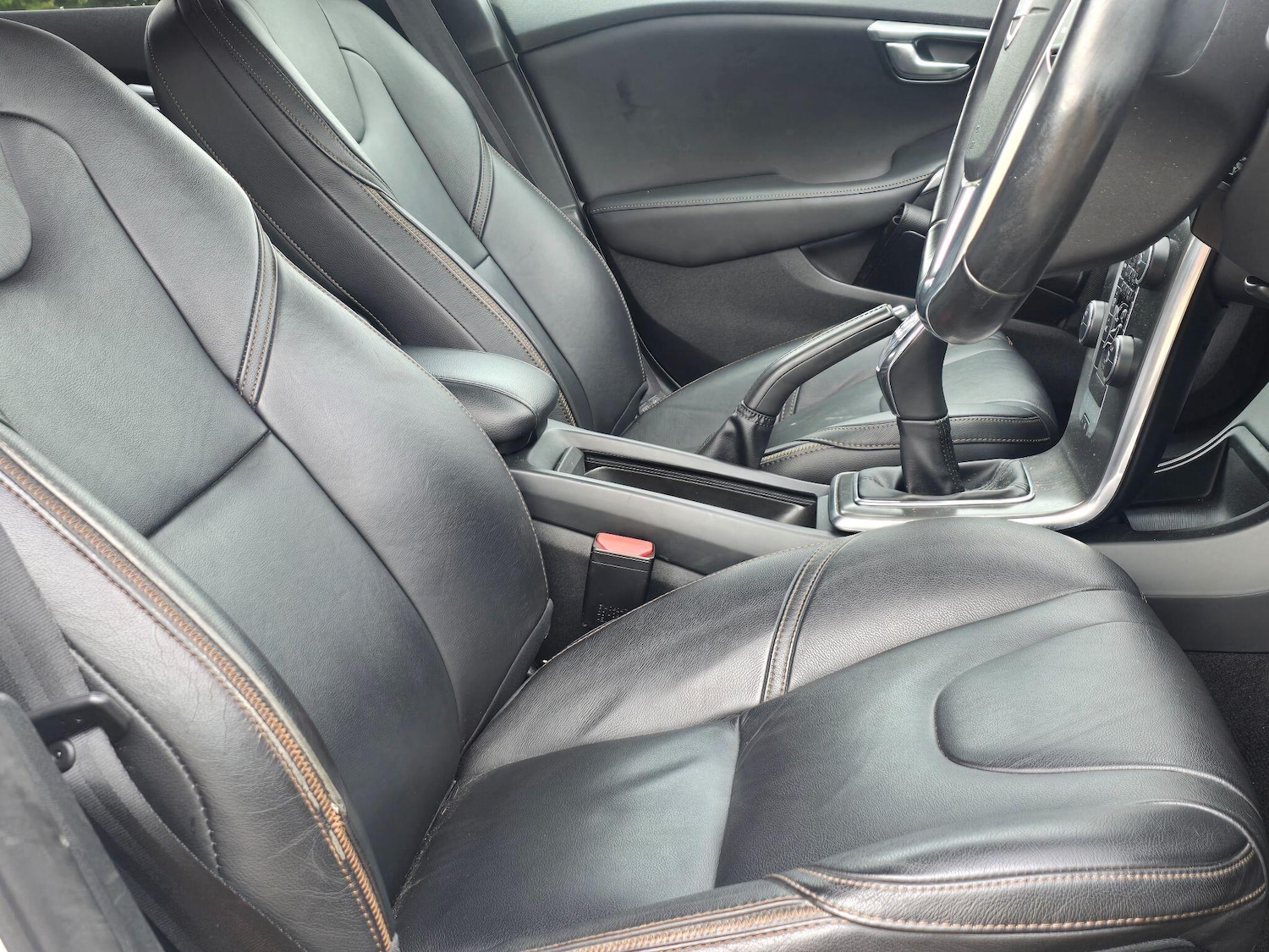 Used Volvo V40 2014 for sale - 77470978: Photo 5