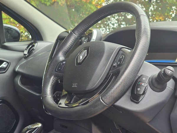 Used Renault Zoe for sale - 76282636: Photo 8
