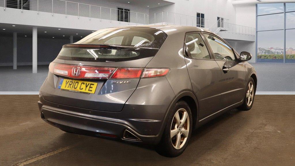 Used Honda Civic 2010 for sale - 76408553: Photo 3