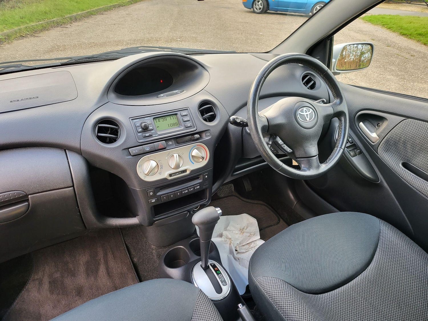 Used Toyota Yaris 2003 for sale - 77048350: Photo 18