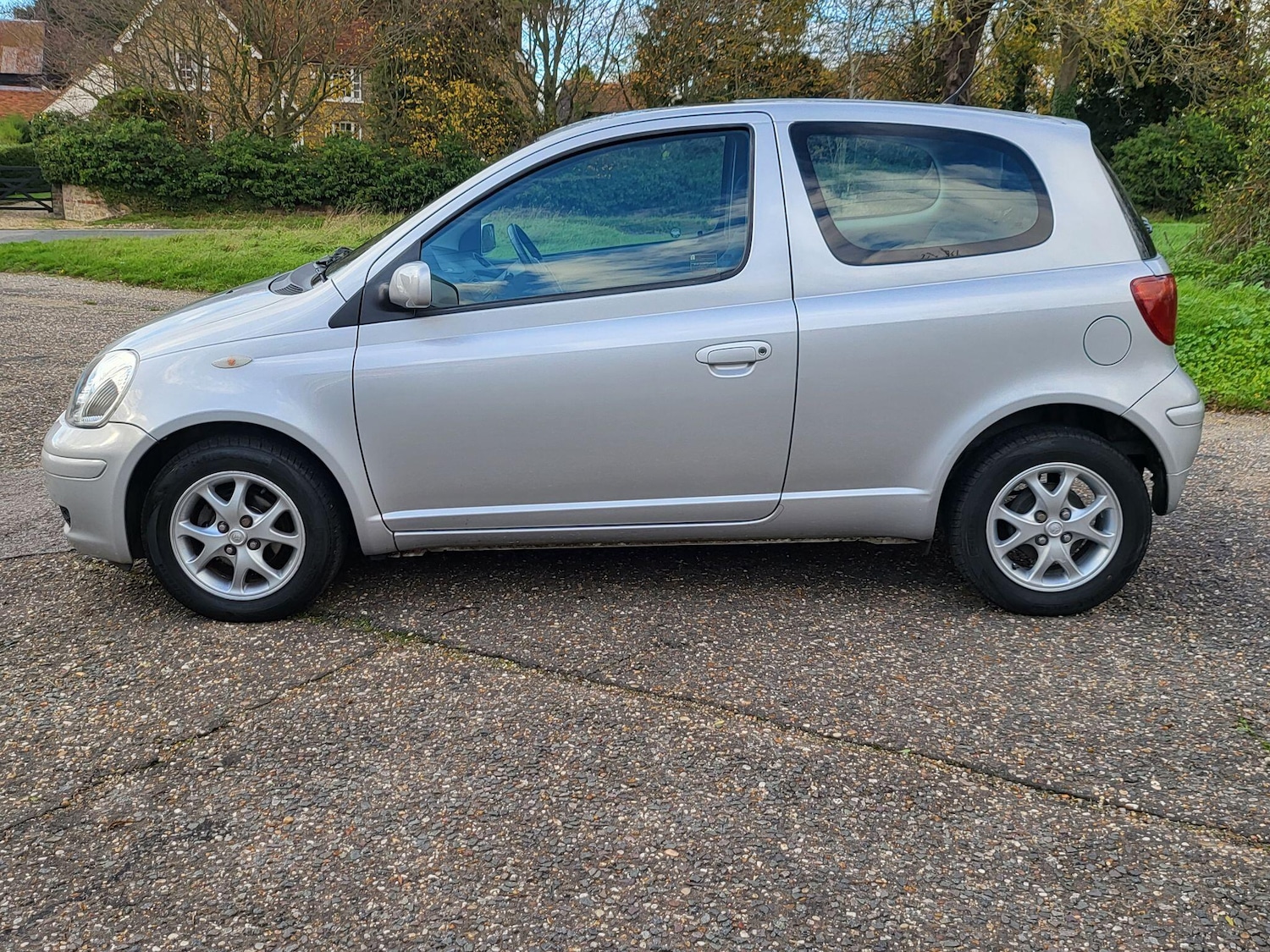 Used Toyota Yaris 2003 for sale - 77048350: Photo 6