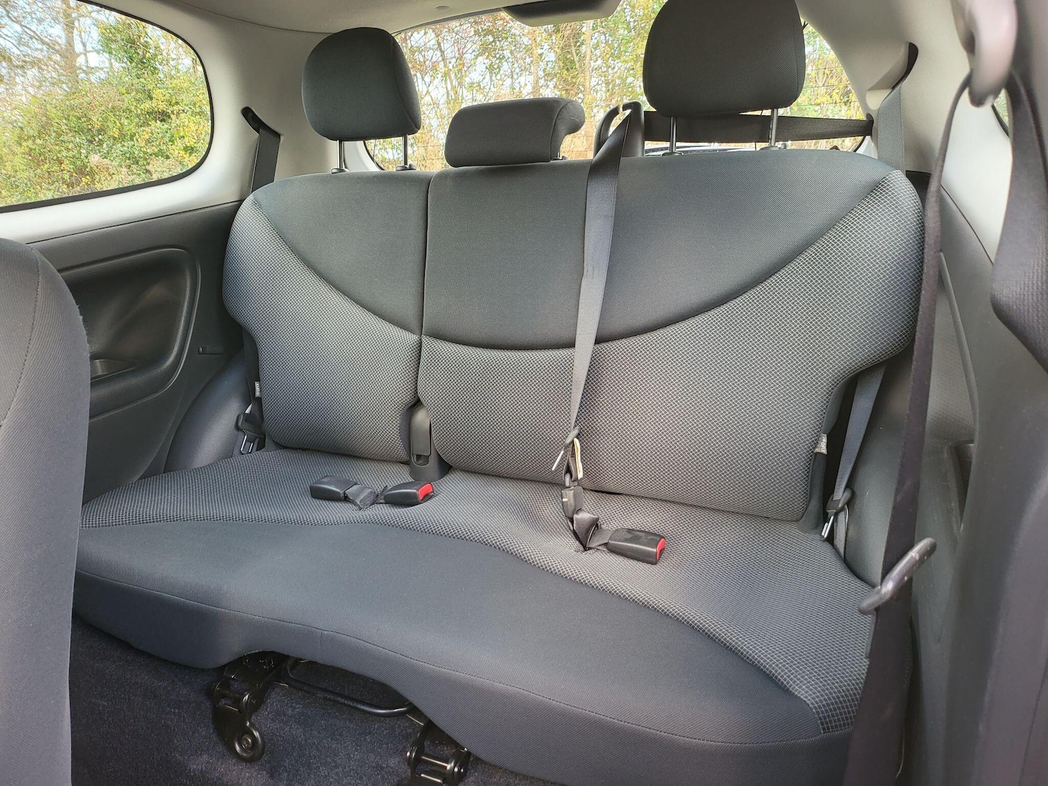 Used Toyota Yaris 2003 for sale - 77048350: Photo 8