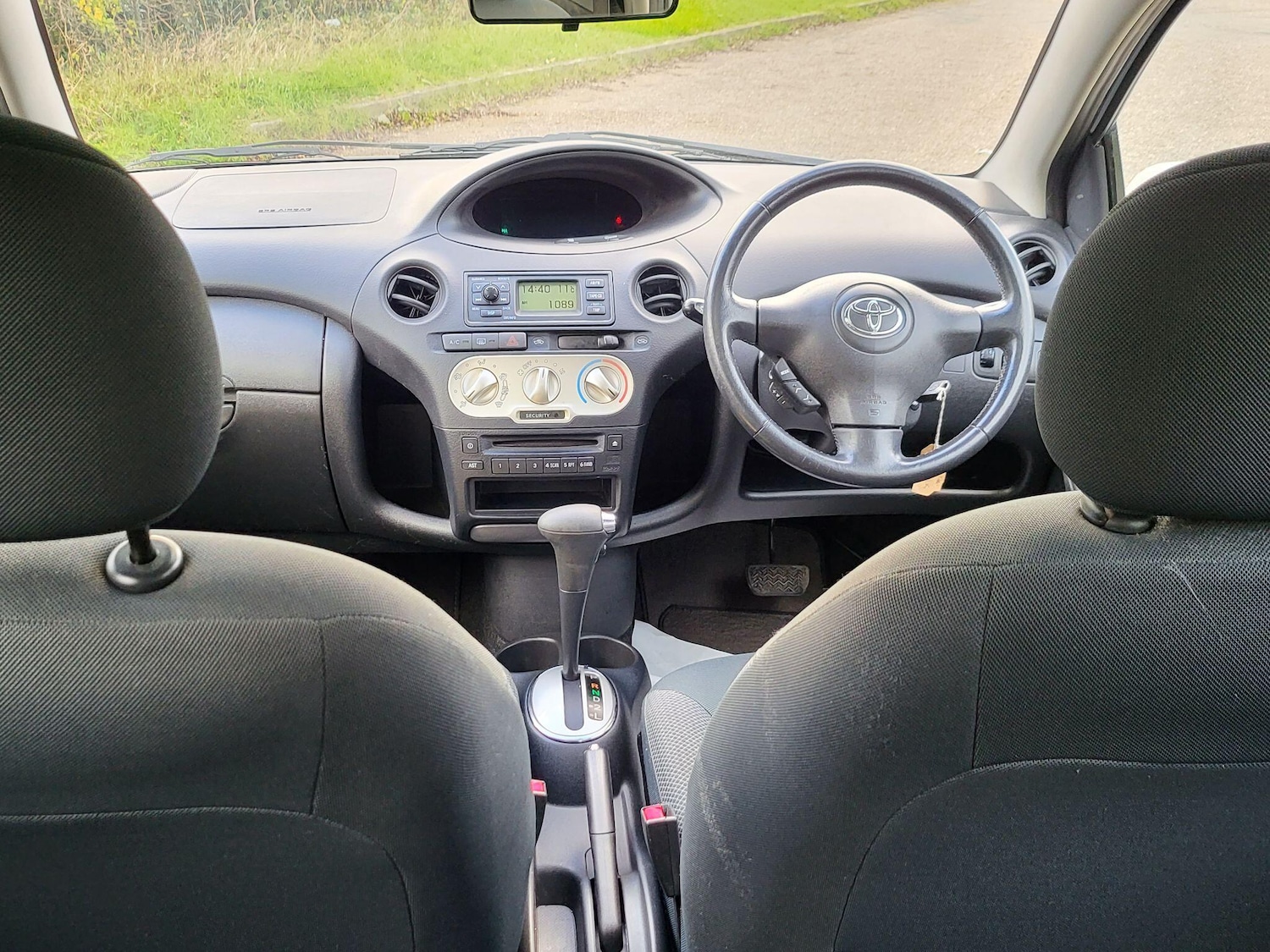 Used Toyota Yaris 2003 for sale - 77048350: Photo 9